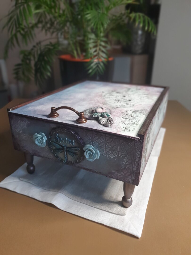 Caja de vino alterada