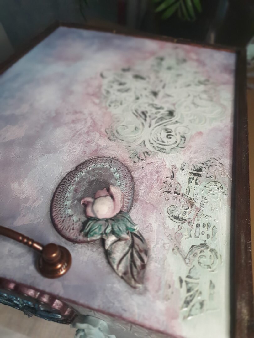 Caja de vino alterada