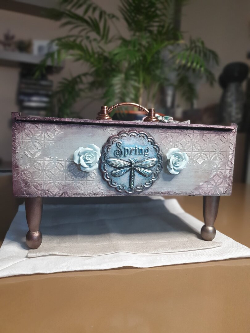 Caja de vino alterada