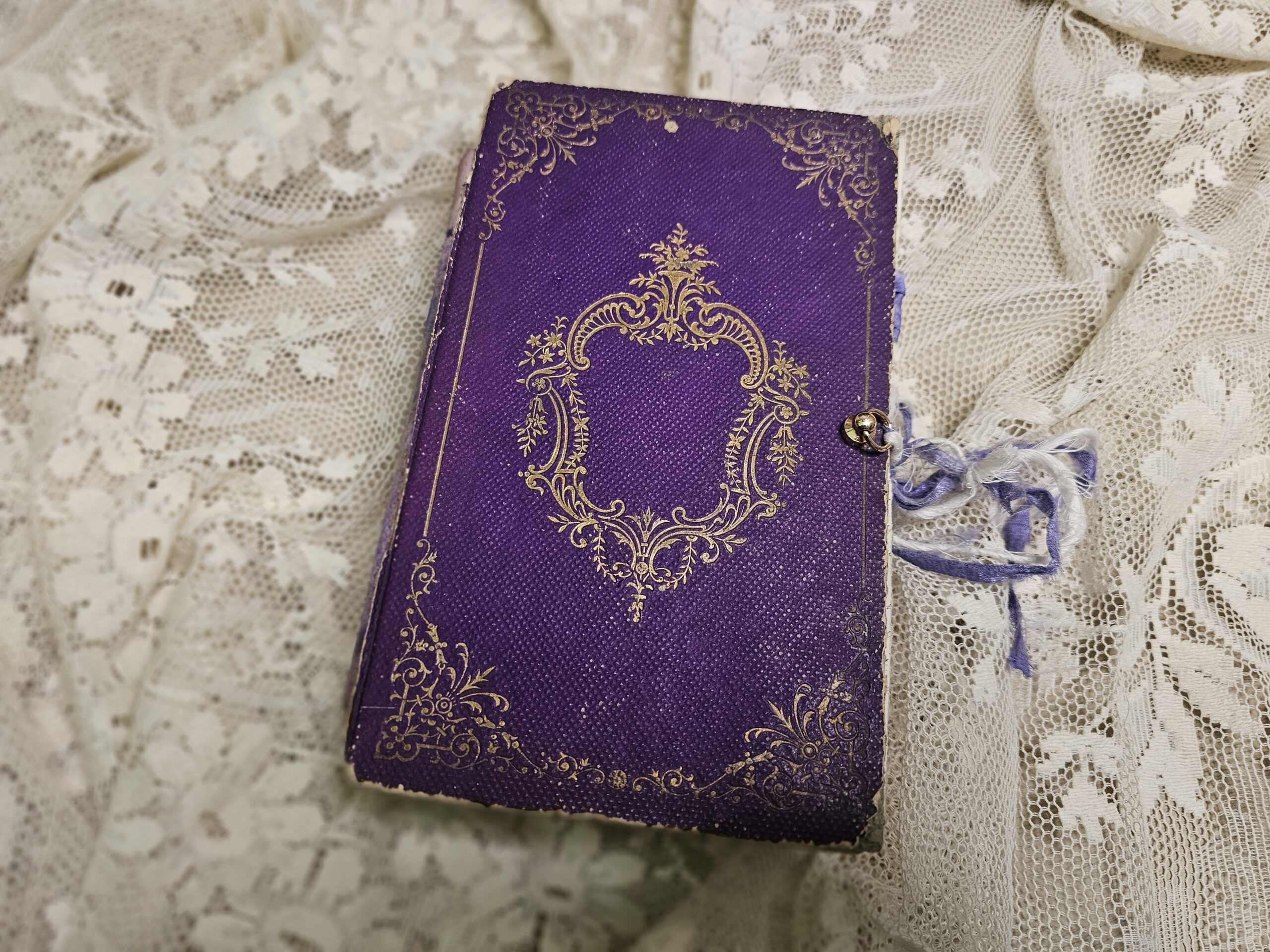VIOLET
